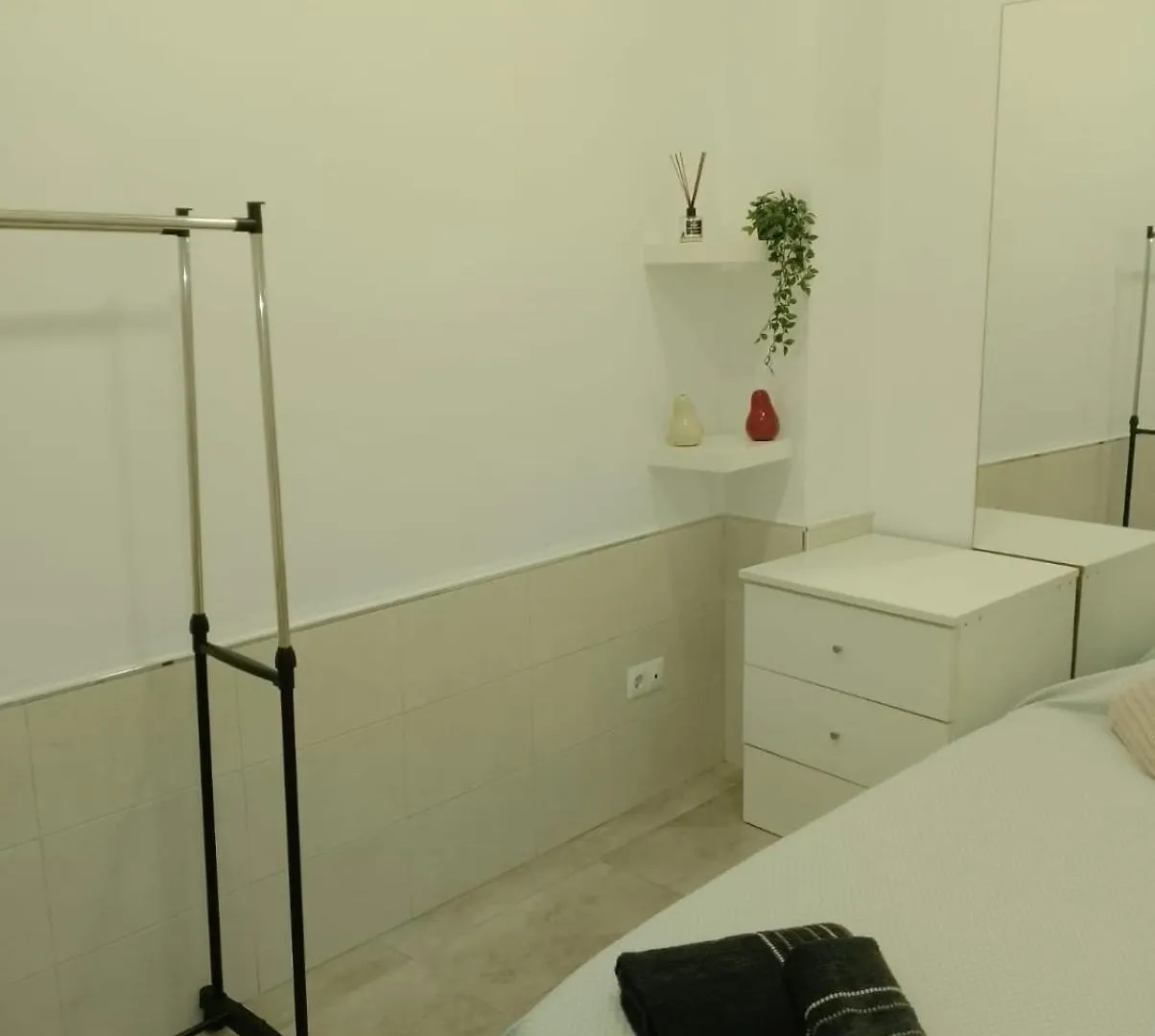 Habitacion Individual contacts